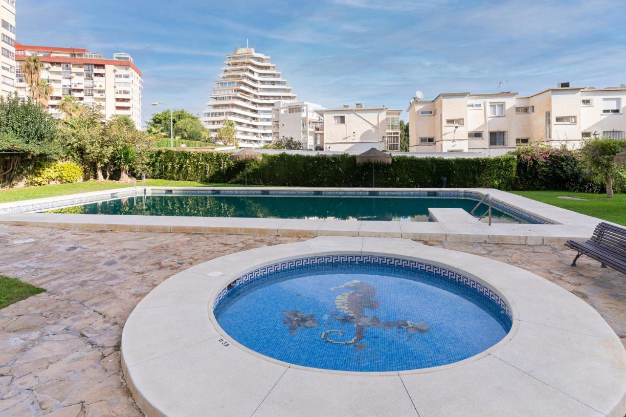 Blonzu Camerun Benalmadena Luaran gambar
