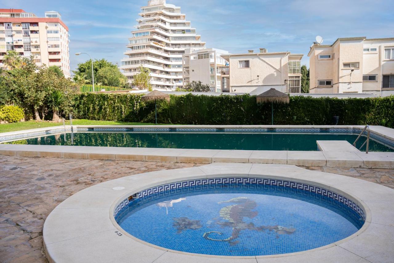 Blonzu Camerun Benalmadena Luaran gambar