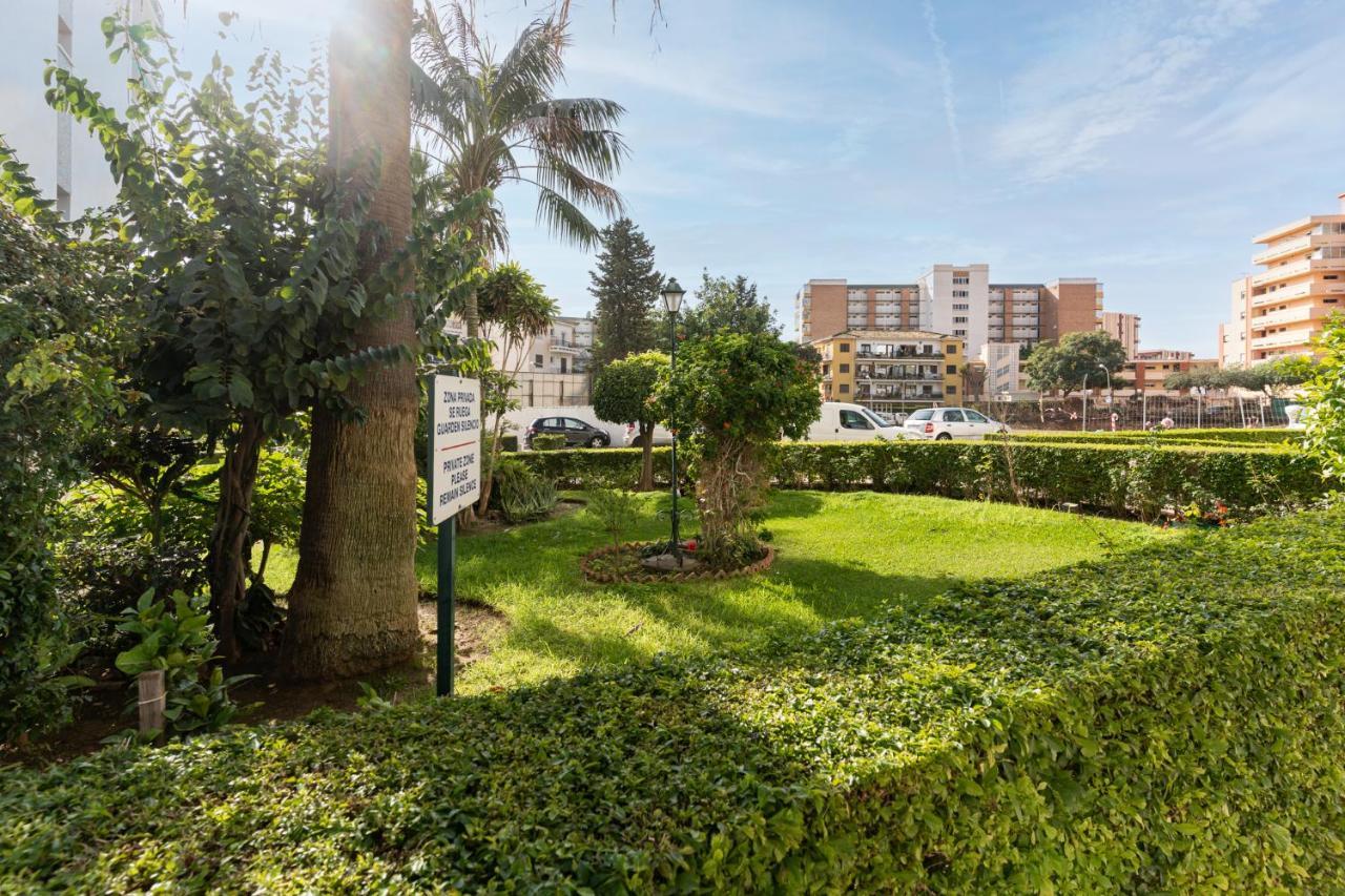 Blonzu Camerun Benalmadena Luaran gambar